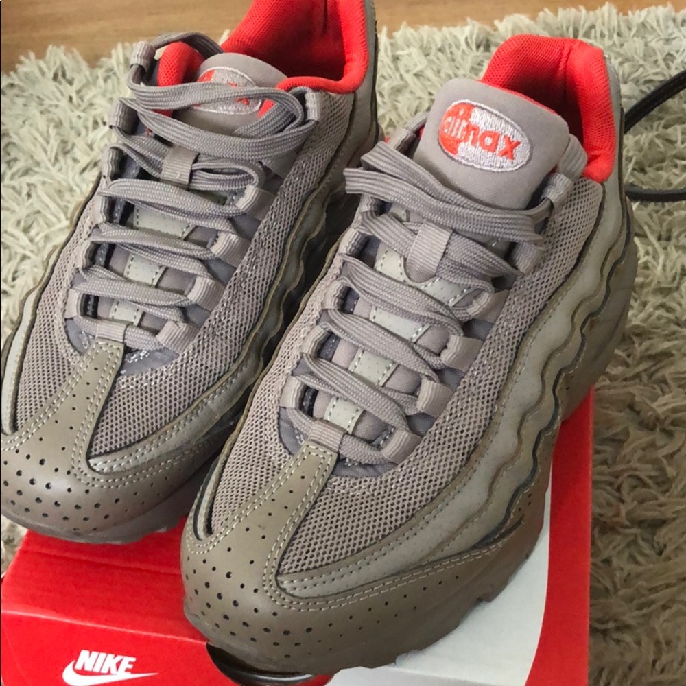 Air Max 95 SE. Size 4Y